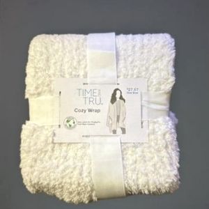 NWT Cozy Wrap